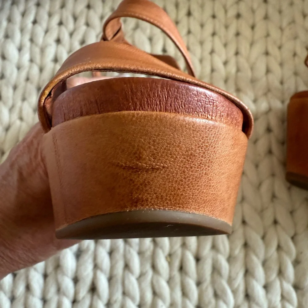 Women's Antelope Brown/Caramel Platform Sandals. Size 39.